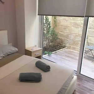 Appartamento - 2 Mins From The Beach, Sliema